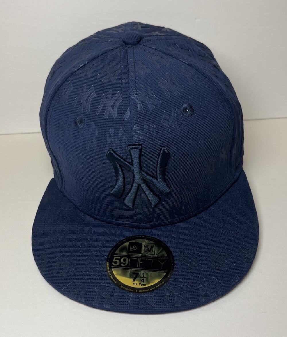 New Era 59FIFTY New York Yankees Fitted Hat Size 7 1/4 Navy All-Over Paint NWT